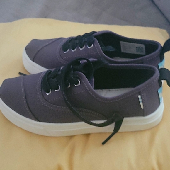 Toms Other - New kids shoes12 youth